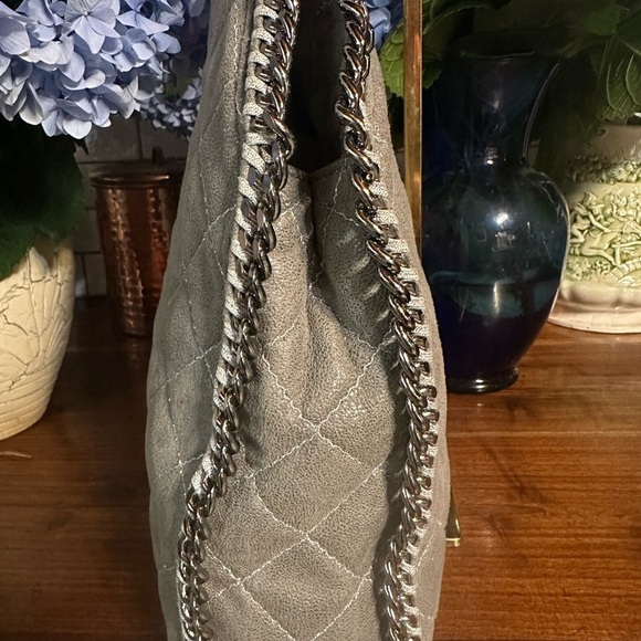 Stella McCartney large grey quilted Falabella bag. Chain detail. Authenticated - Picture 5 of 13